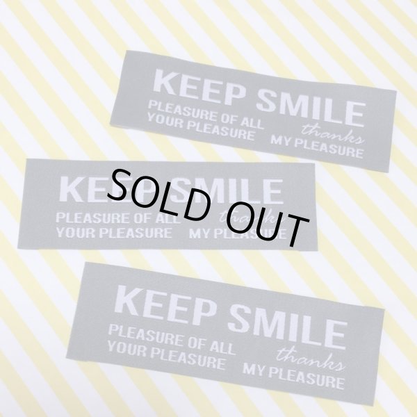 画像1: Bigワイド刺繍タグ　KEEP　SMILE　グレー (1)