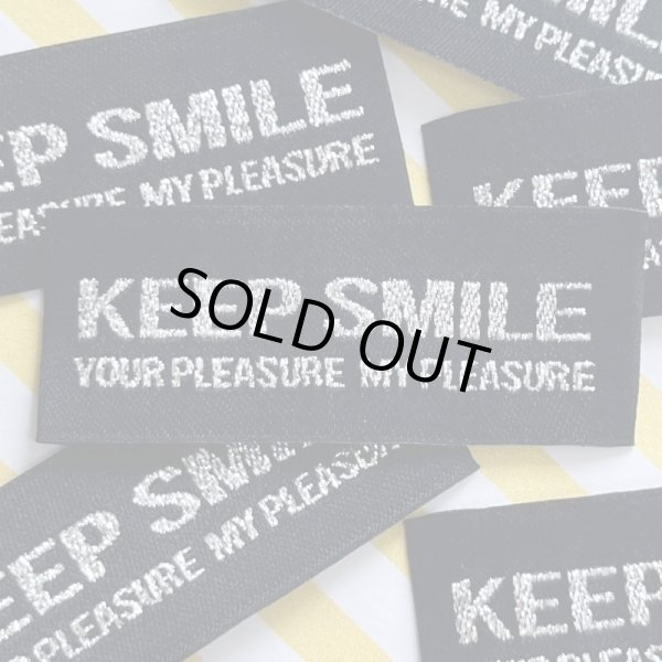 画像1: ロゴタグ　KEEP　SMILE　黒ベース（シルバー） (1)