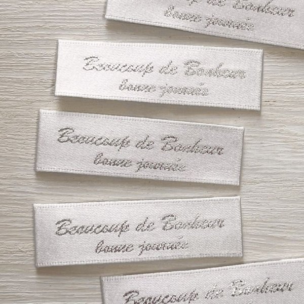 画像2: Beaucoup de Bonheur 刺繍タグA 白ベース(シルバー) (2)