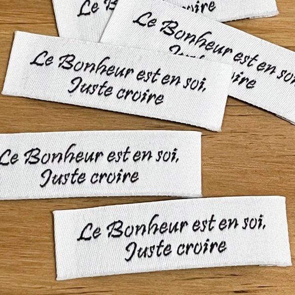 画像2: ナチュラルタグ　Le Bonheur est  横長　コットンブレンド　ホワイト (2)