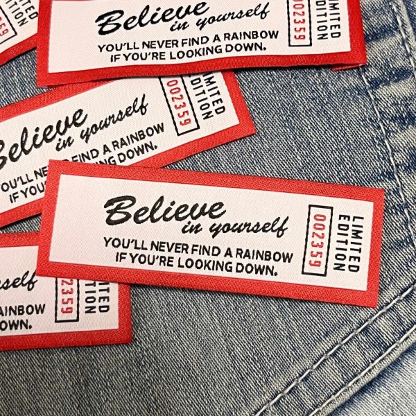 画像1: フレームロゴタグ 横長 Believe 赤 (1)