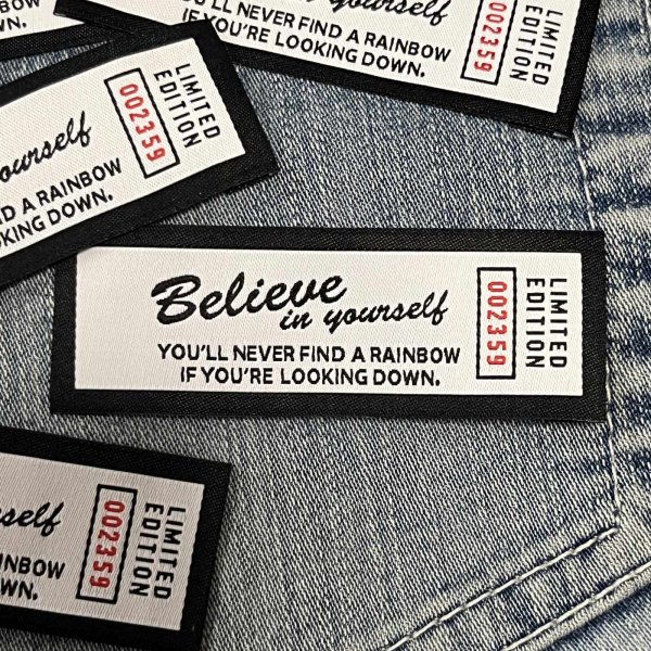 画像1: フレームロゴタグ 横長 Believe Believe 白×黒フレーム (1)